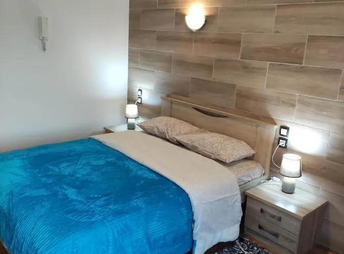 G M 5 Kentro In The Heart Of The Apartment Larissa